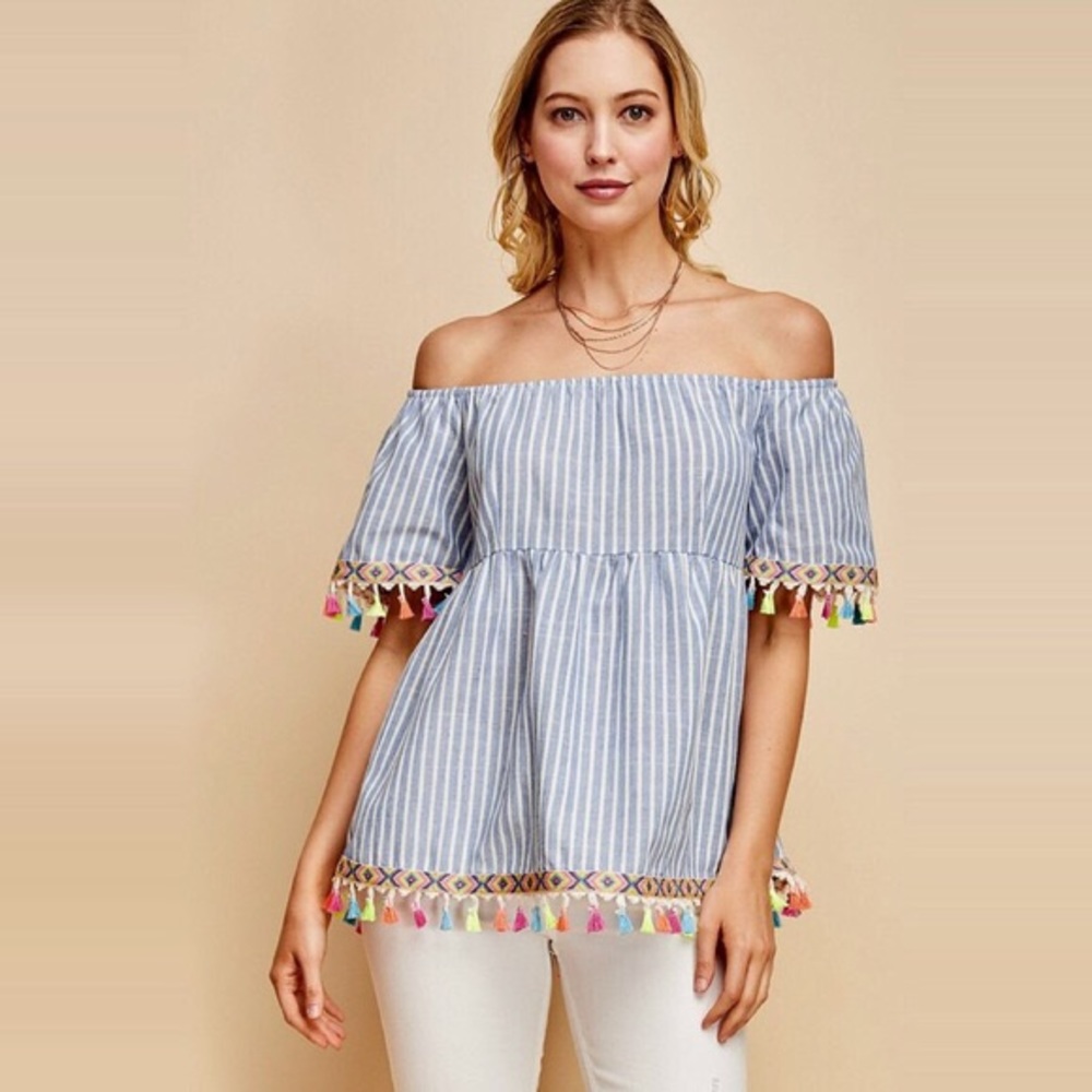 Enter tassel trim top
